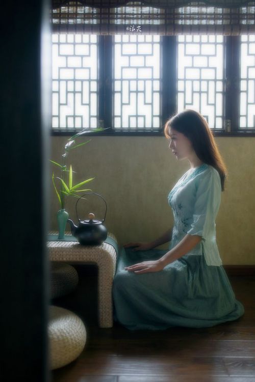 雨雾中的逆袭,皮亚斯特里如何用一次超越改写哈斯与雷诺的命运