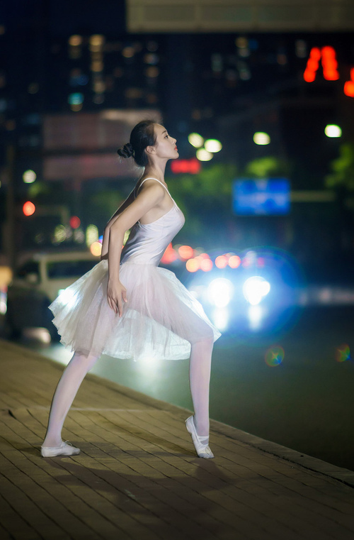 撕裂时间的人，库里如何在一个虚构的东决夜晚，以攻防转换定义比赛